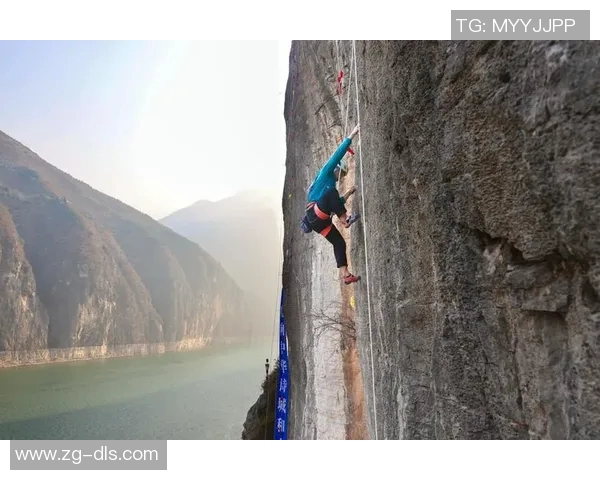 重庆攀岩队协作研究:提升团队配合与竞技水平的探索之路 重庆攀岩队协作研究:提升团队配合与竞技水平的探索之路